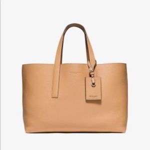 Michael Kors - EW Reversible Tote